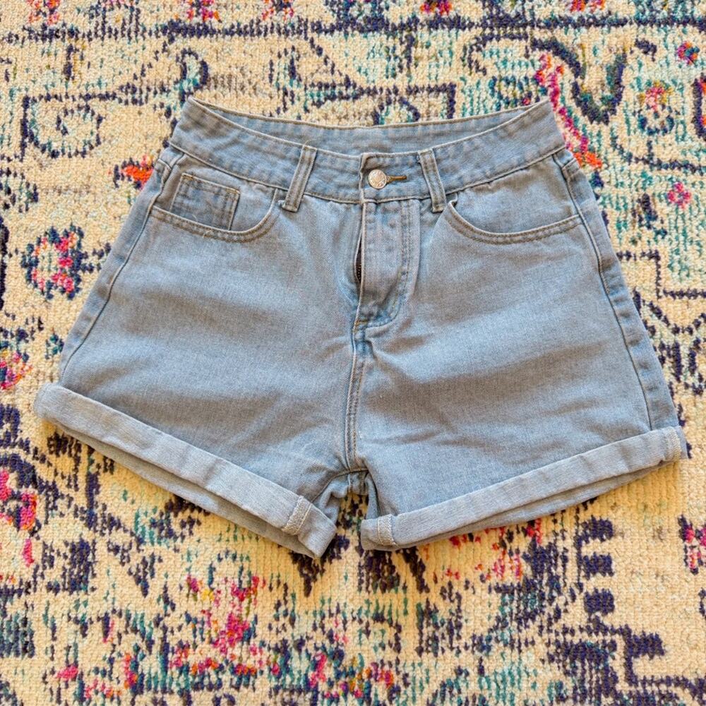 High Waist Light Wash Denim Jean Shorts Cuffed 5 Pocket Size Medium